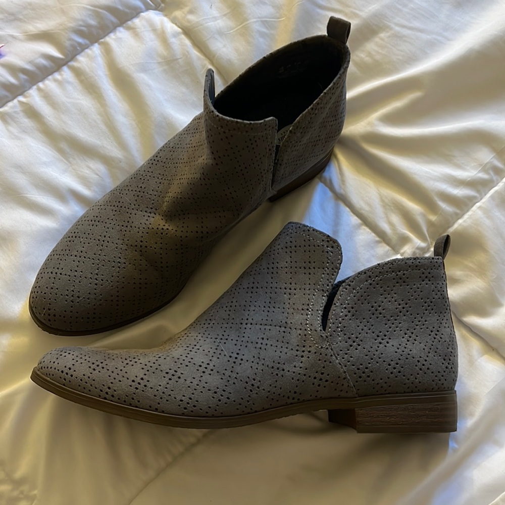 Dr Scholls Gray laser cut Foam insole Booties Sz 10
